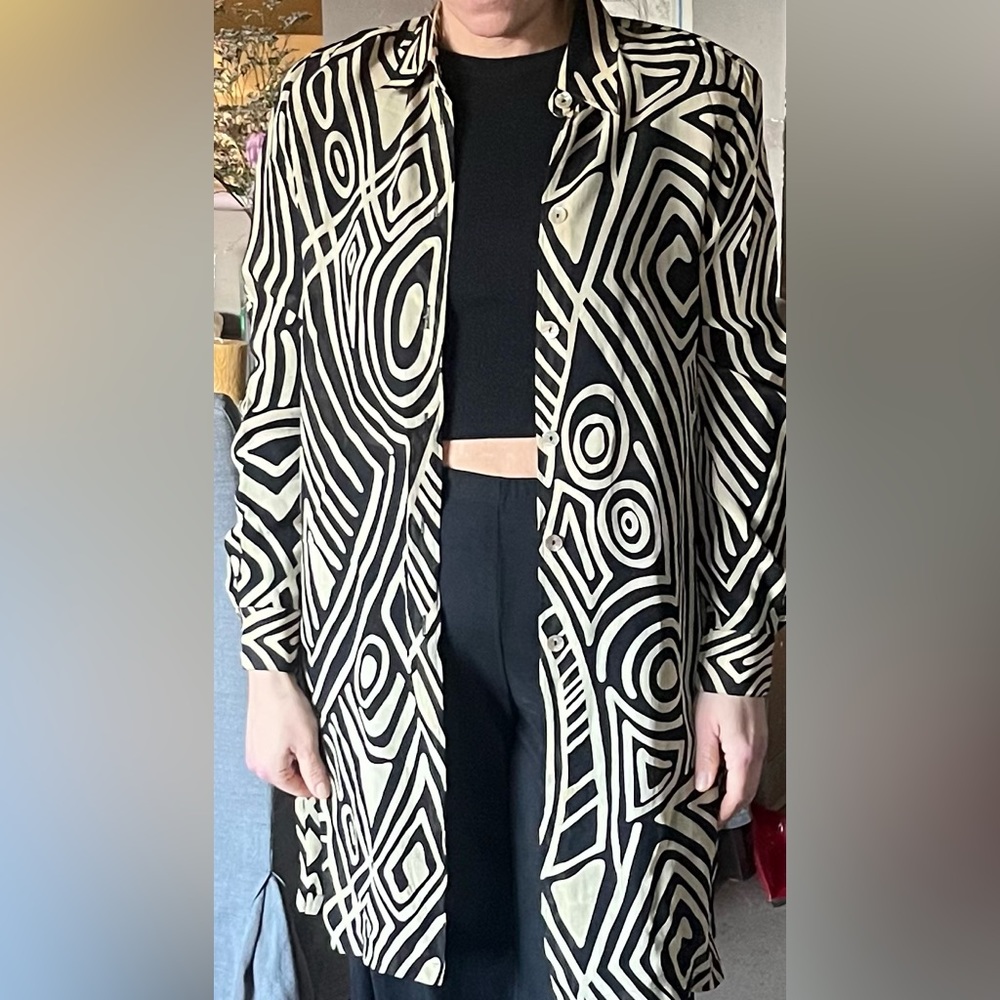 Tru Germany 🇩🇪 Vintage Abstract Flowy Longline Blouse